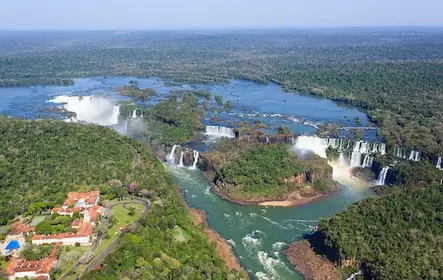Cataratas del Iguazú lado brasileño con safari Macuco opcional, vuelo en helicóptero y parque de aves