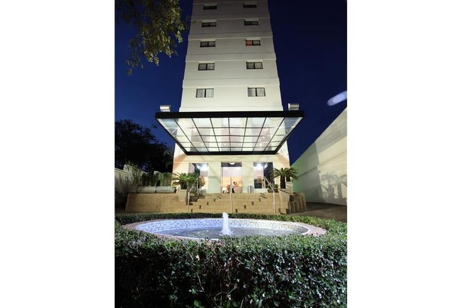 Frente hotel - Picture of Oasis Tower Hotel, Ribeirao Preto