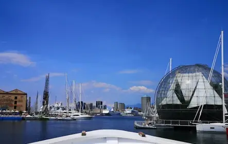 Passeio de barco pelo porto de Gênova
