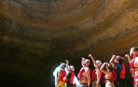 Caverna de Benagil: experiência de caiaque na praia de Benagil