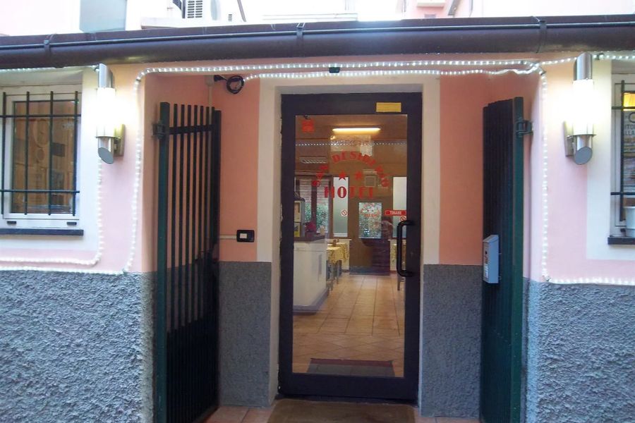 photo-0