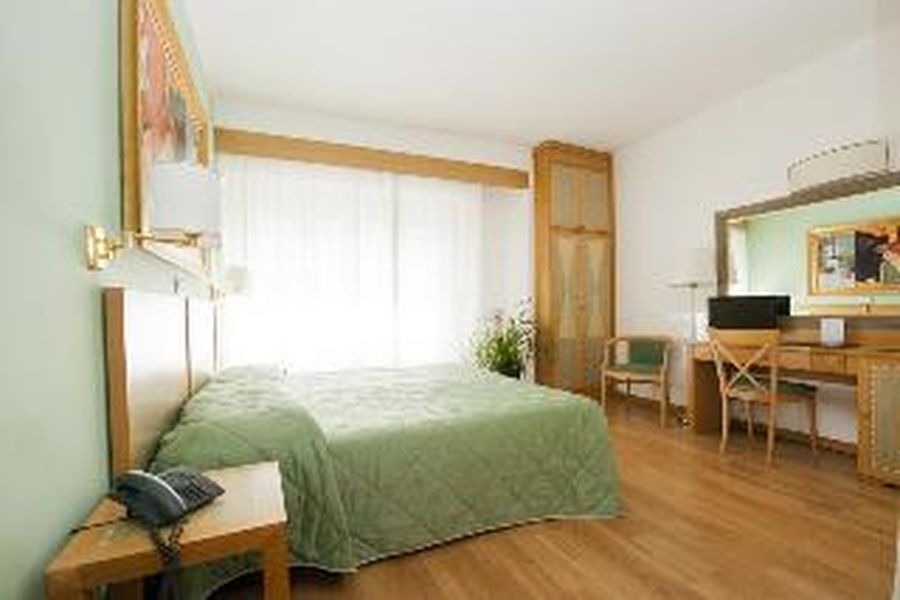 photo-0