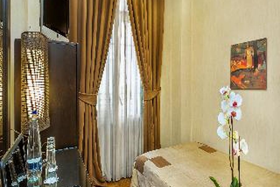 photo-0