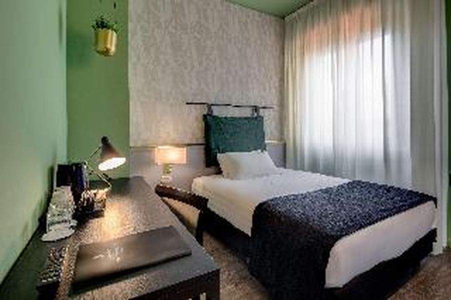 photo-1